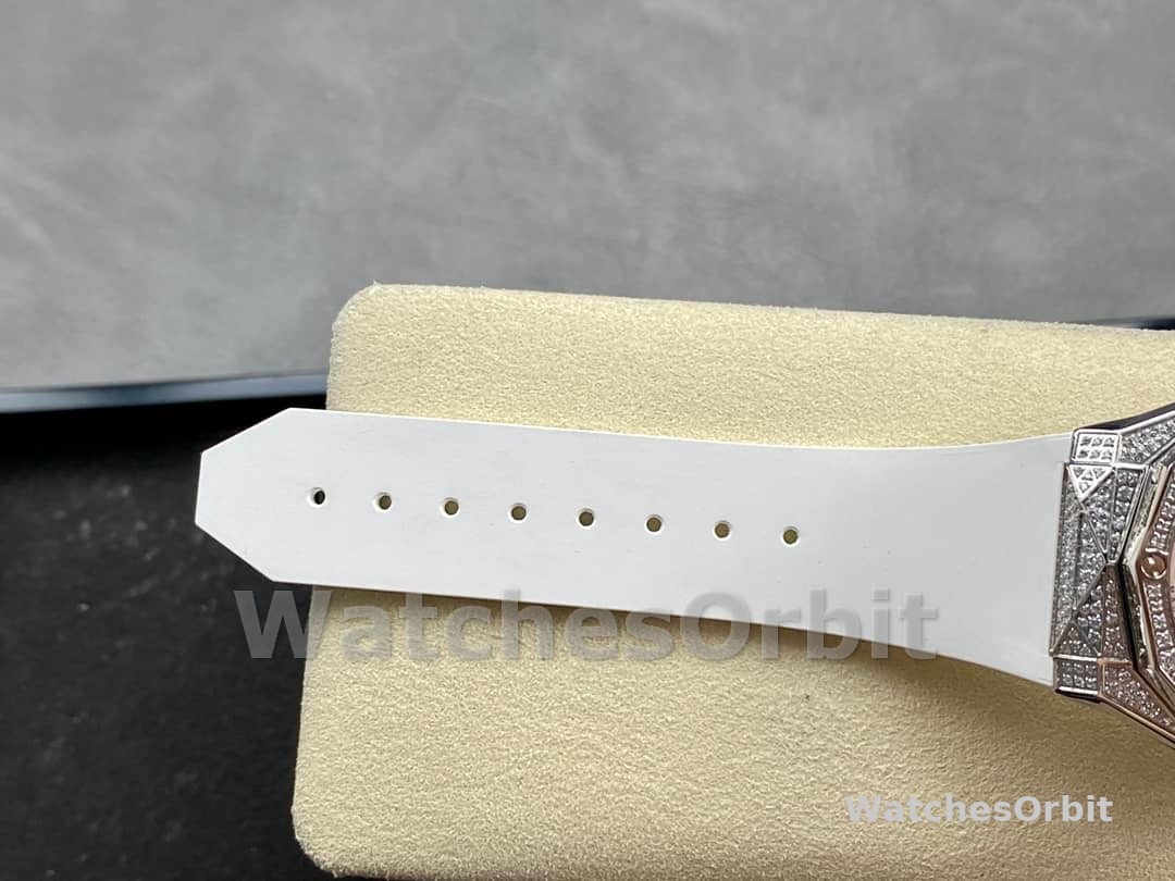 Hublot Classic Fusion 550.NS.2200.RW.1604.ORL20 40mm