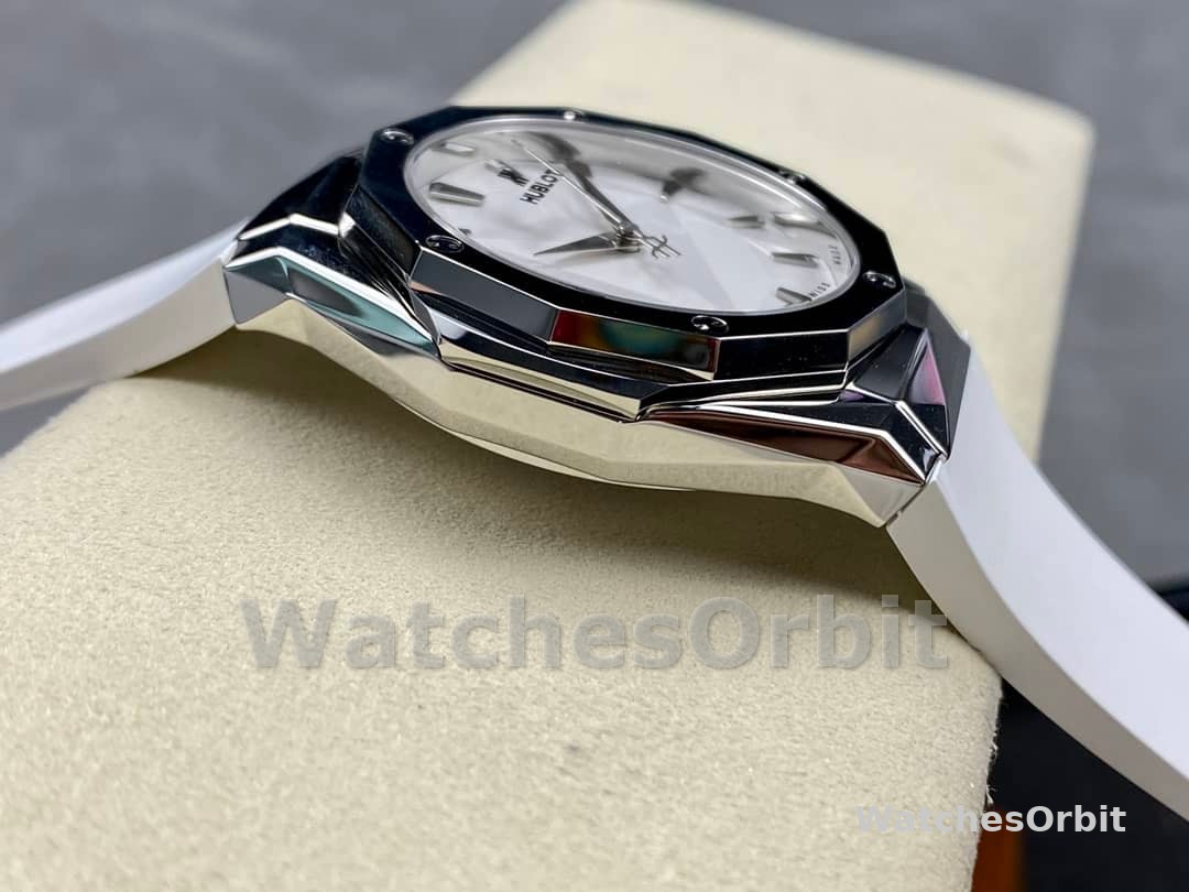 Hublot Classic Fusion 550.NS.2200.RW.ORL20 40 mm