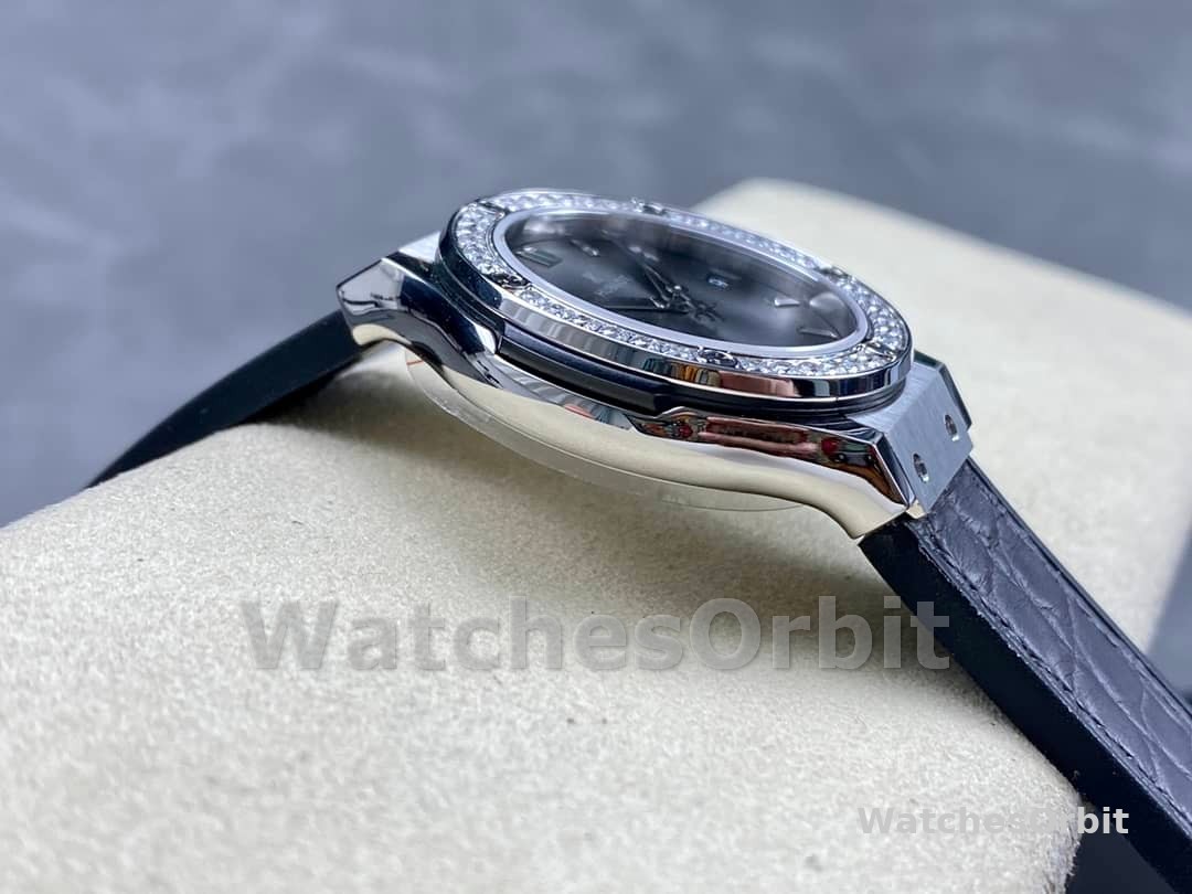 Hublot Classic Fusion 581.NX.7071.LR.1104 33mm Grey Lady Replica Watch
