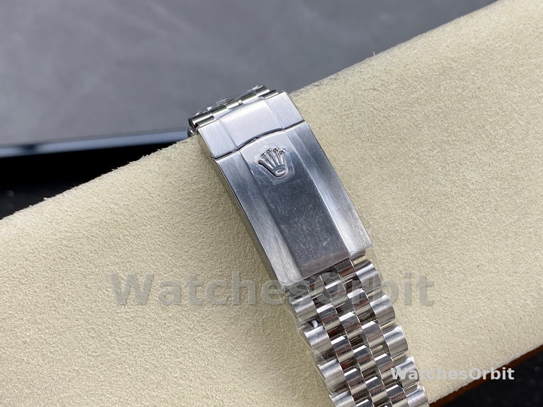 Rolex Datejust 41mm m126300 0004 Silver Stick DIal  Oystersteel Case Domed Bezel