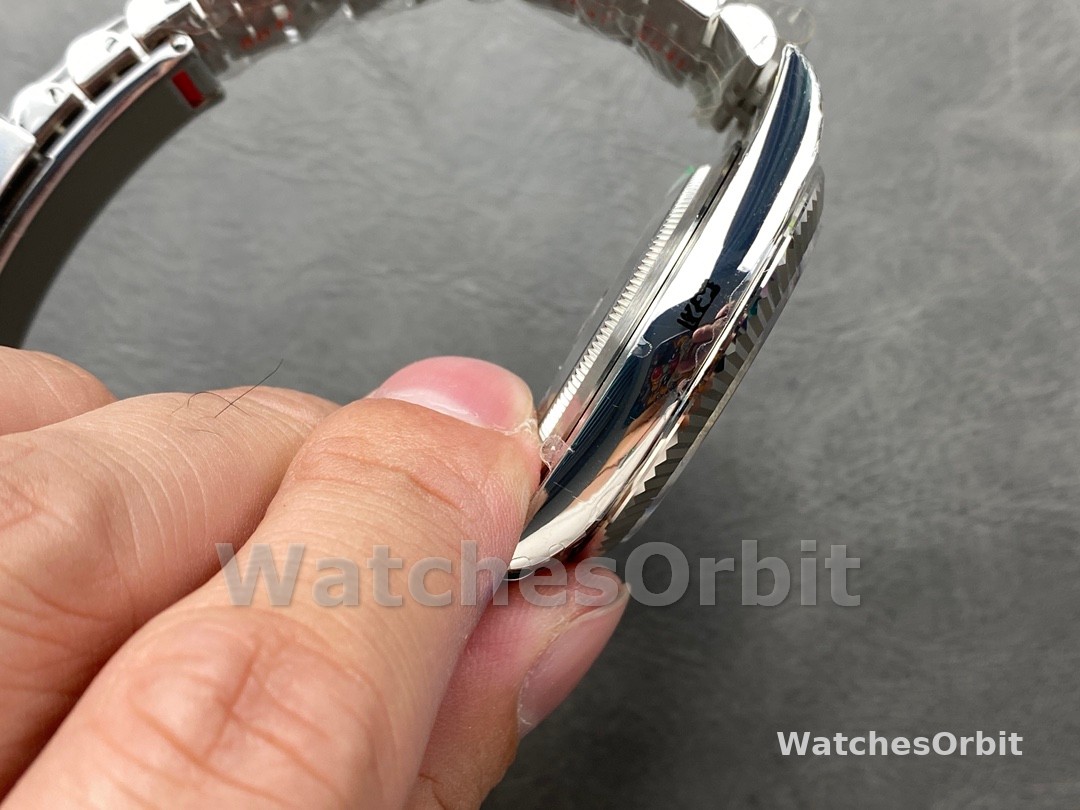 Rolex Datejust 41mm Stainless Steel 126334 0018 Black Index Jubilee