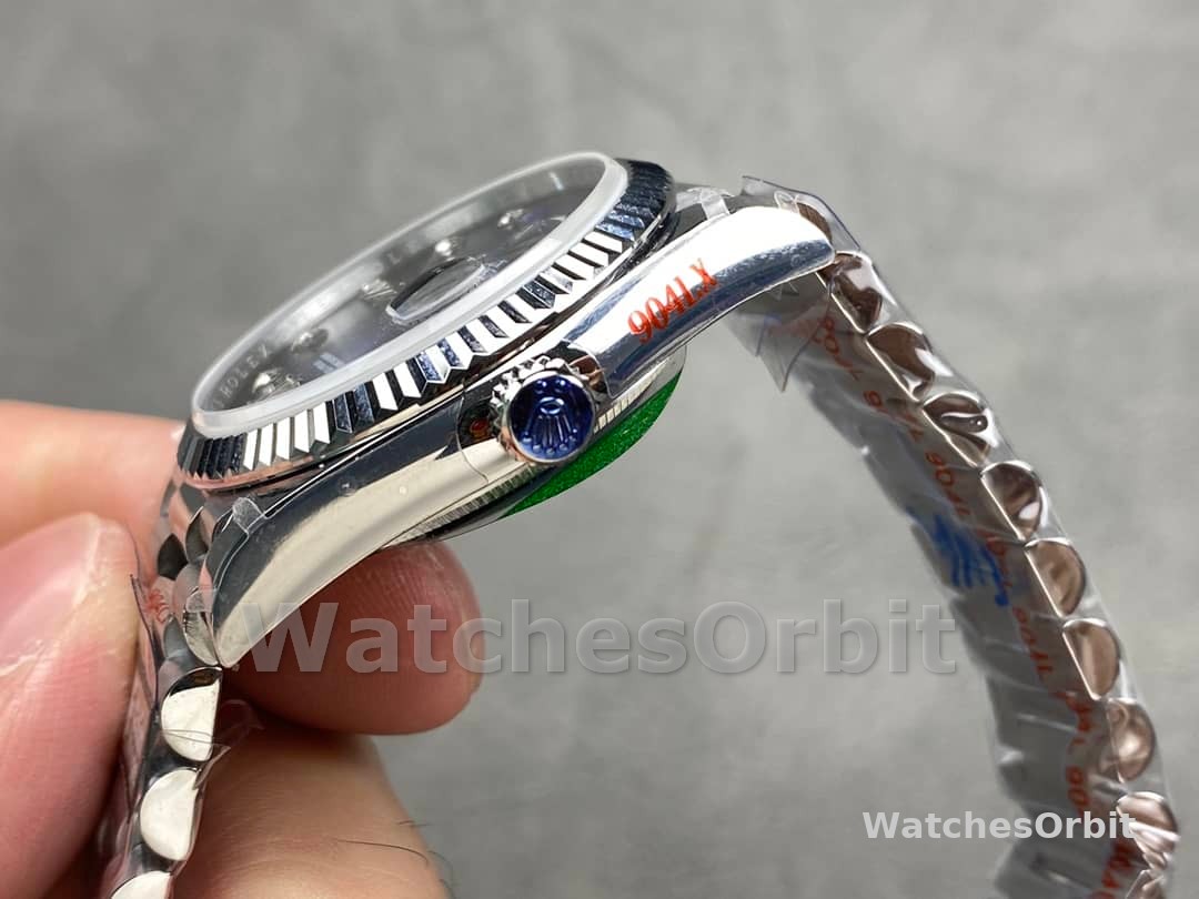 Rolex Day-Date 128239 Blue Ombre Diamond Dial 36MM Unisex Replica Watch