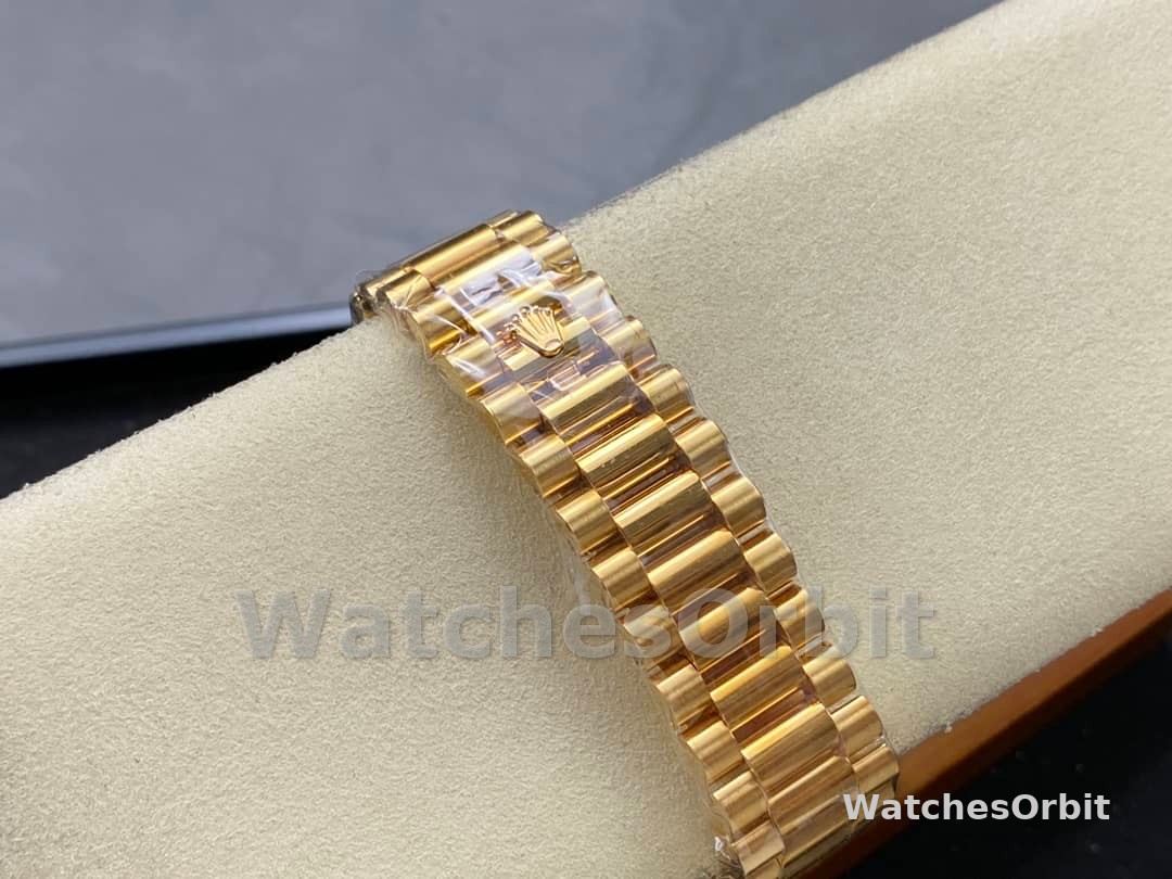 Rolex Day-Date 228238 Silver Roman Dial Fluted Bezel 40mm Mens Replica Watch