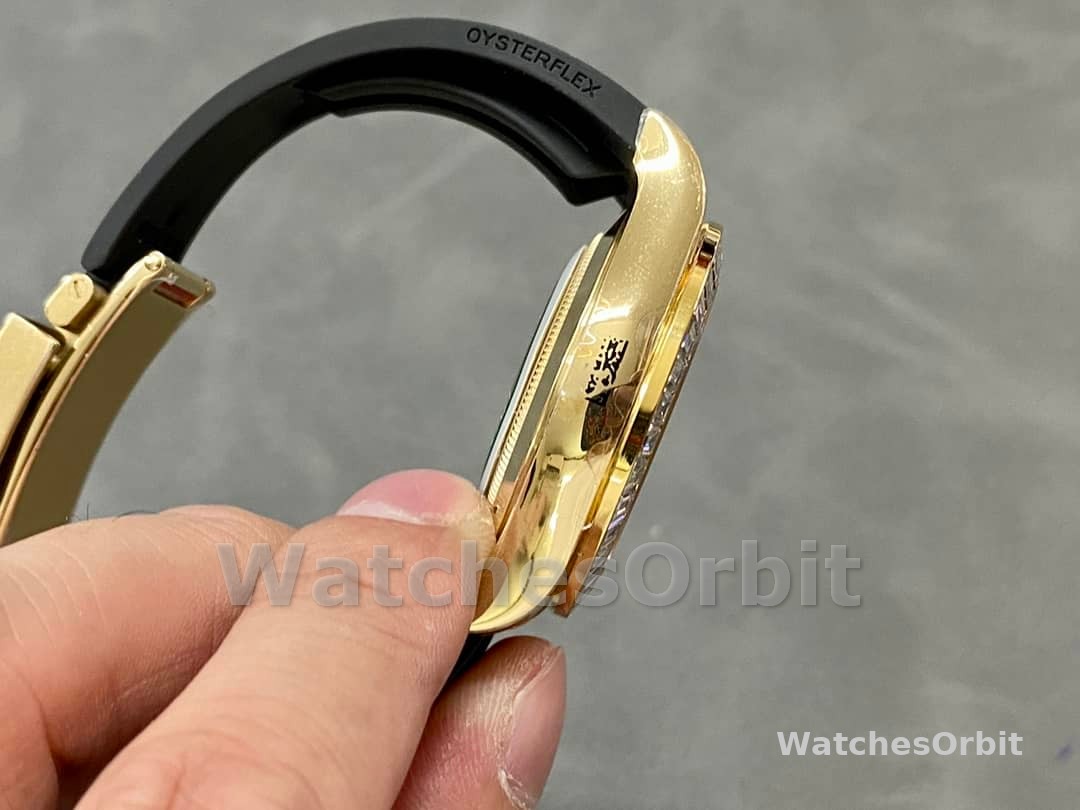 Rolex Cosmograph Daytona 116588 Yellow Gold Black Rubber Strap 40mm Mens Replica Watch