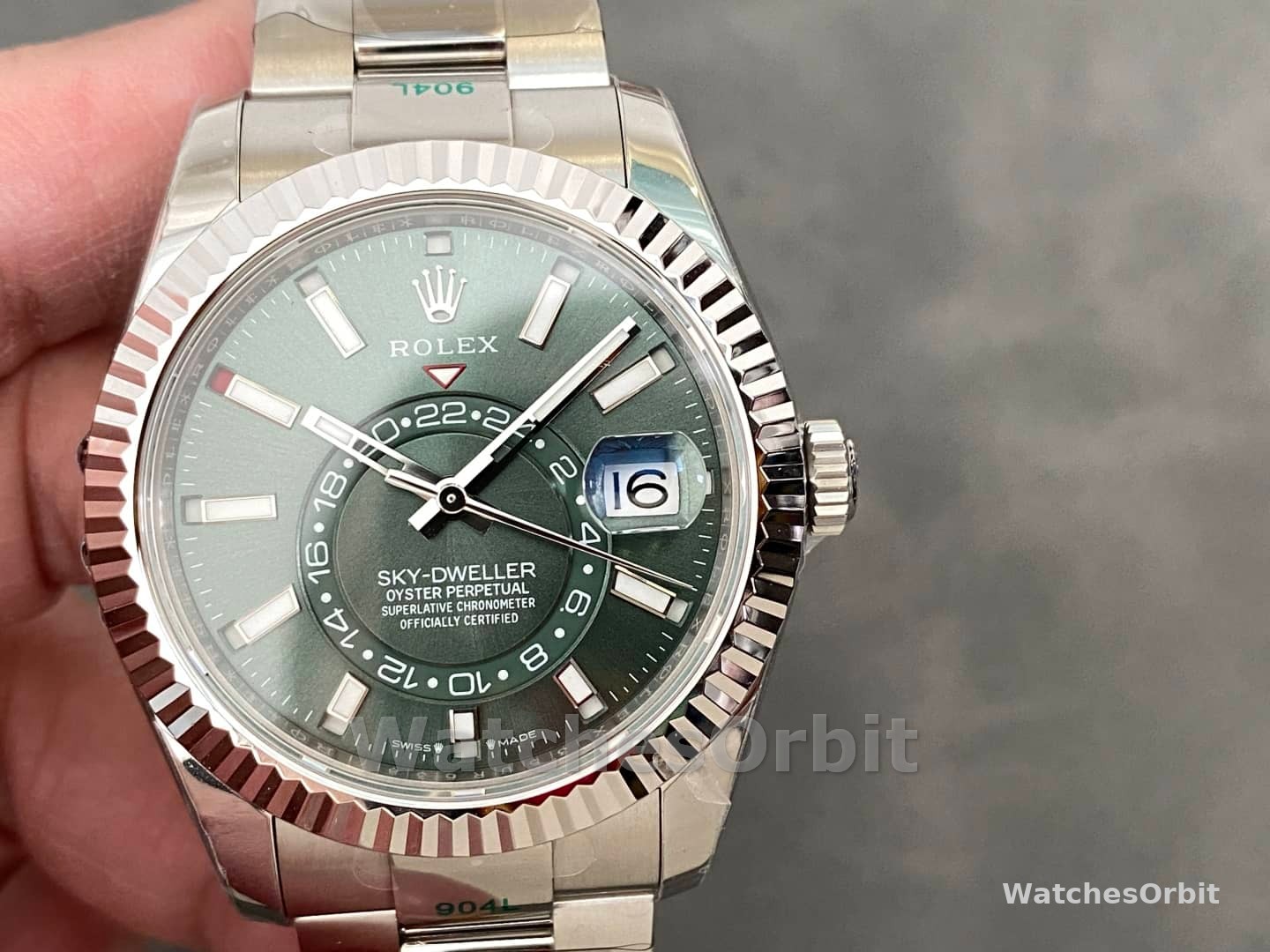 Rolex Sky-Dweller 336934 Fluted Bezel Green Dial 42MM Mens Replica Watch